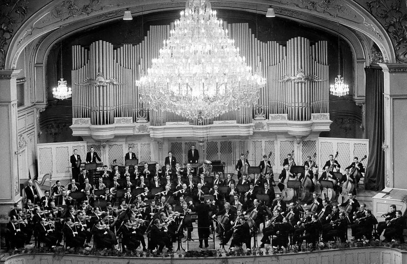 Slovenská filharmónia v koncertnej sieni v bratislavskej Redute, foto: archív