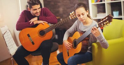 Ponuka práce - učiteľ hry na gitare
